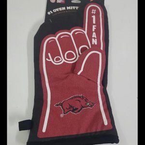 New! Arkansas Razorbacks Oven Mitt for Grilling or Kitchen, Red - One Size